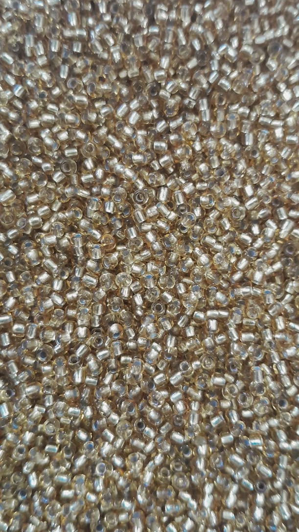 Mostacilla dorada brillante