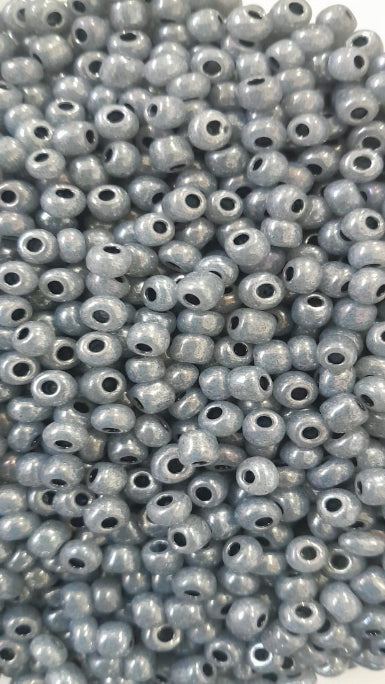 Mostacilla gris claro opaca